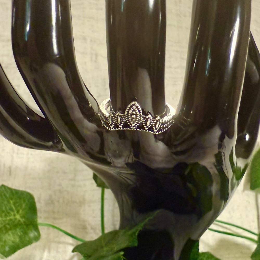 NWT Vintage-Inspired Crown Tiara Ring, Size 6